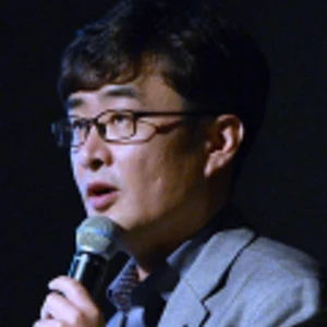 강인욱