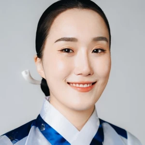 강나현
